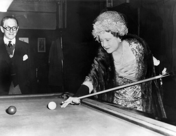 Queenplayingpool